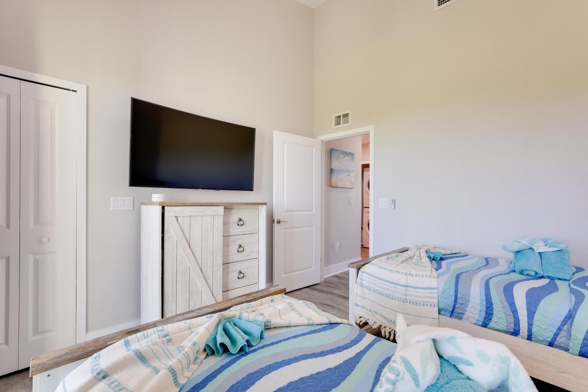 Coastal-Zen Ruskin Retreat Less Than 1 Mi To Beach! Exterior photo