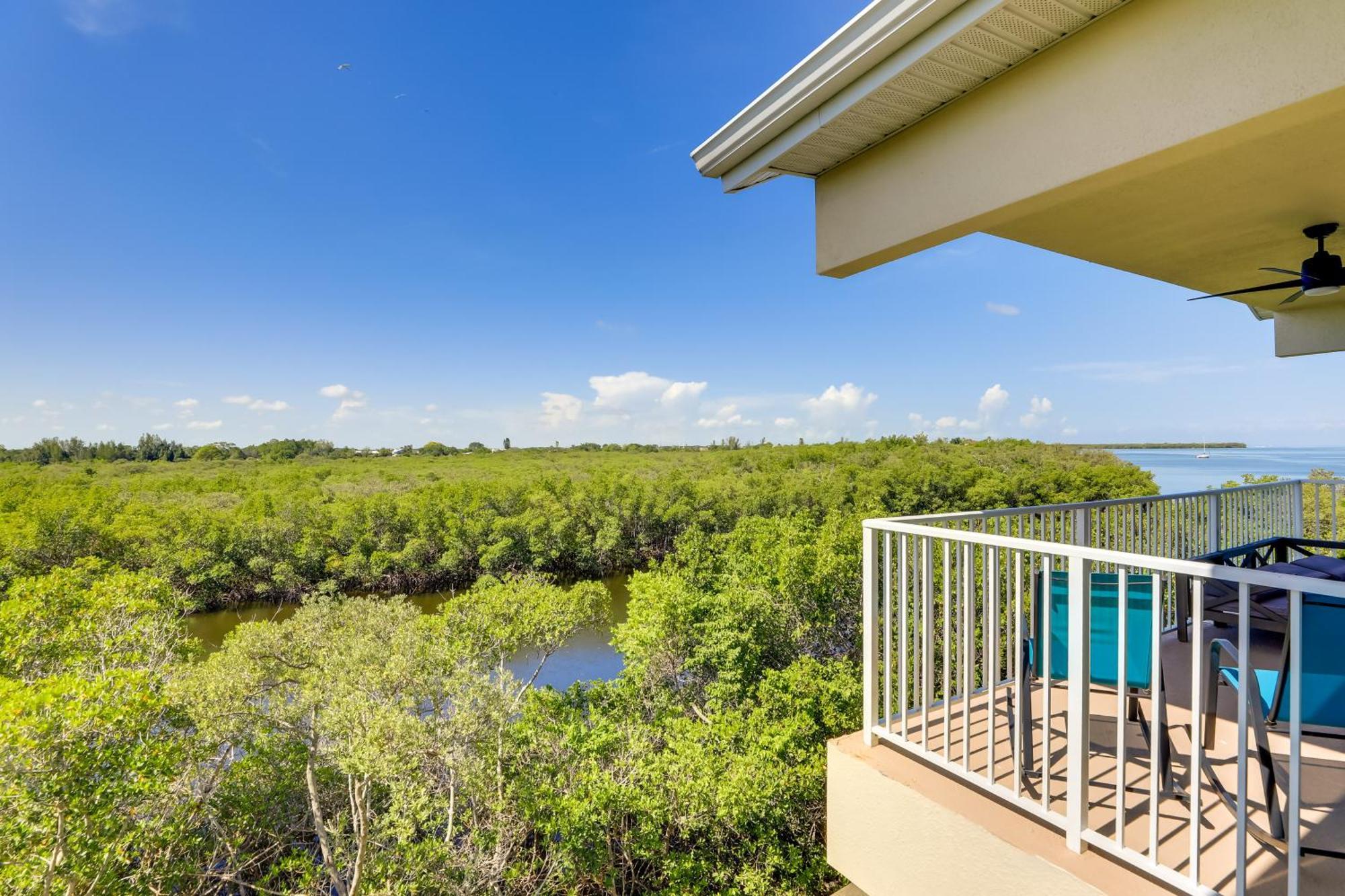 Coastal-Zen Ruskin Retreat Less Than 1 Mi To Beach! Exterior photo